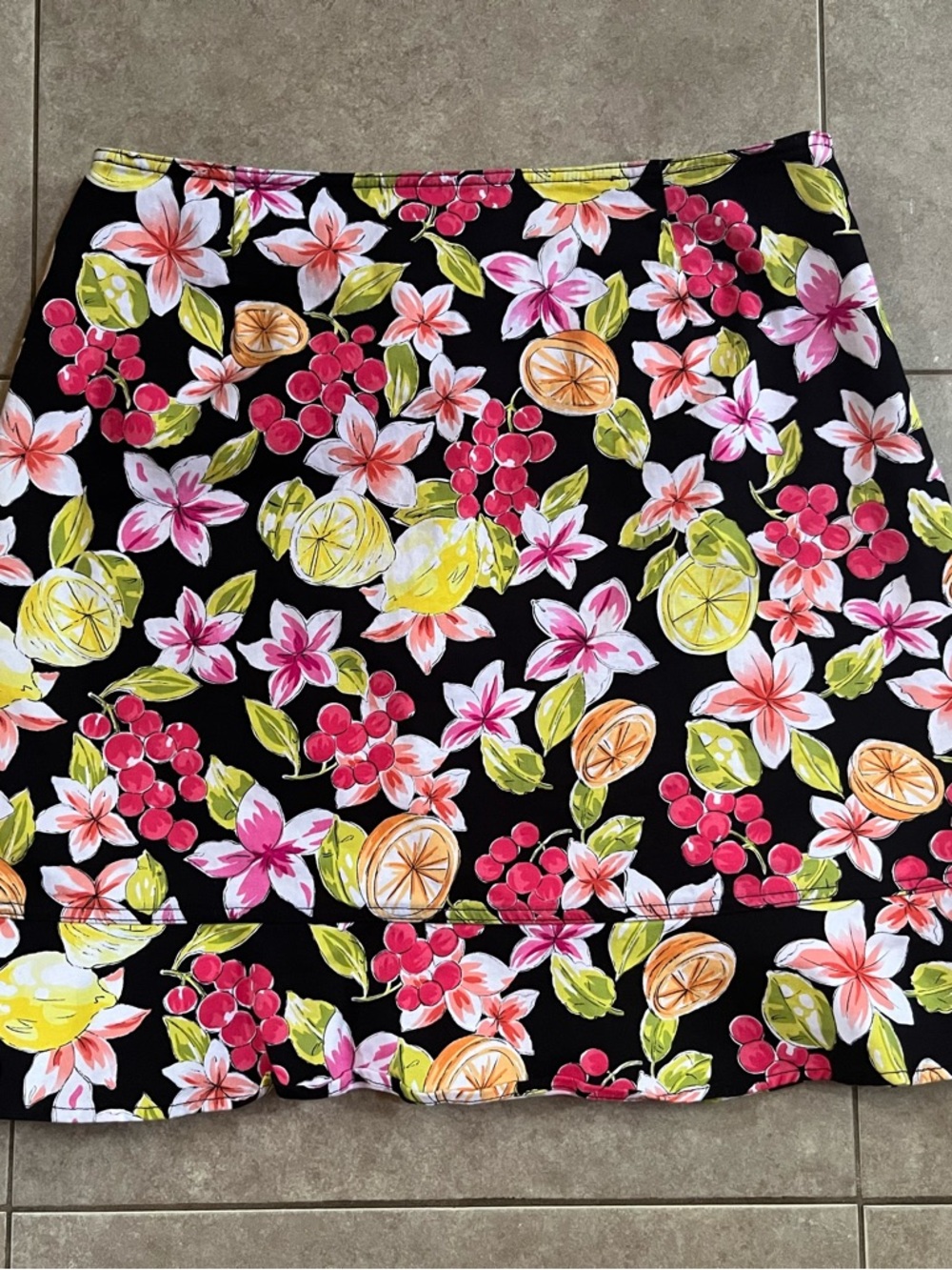 Size 14 Fruit print skirt in vibrant colors. Citrus Floral.  Excellent condition